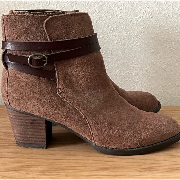 American Eagle Outfitters Real Suede Ankle Boots 8.5 - Picture 1 of 3